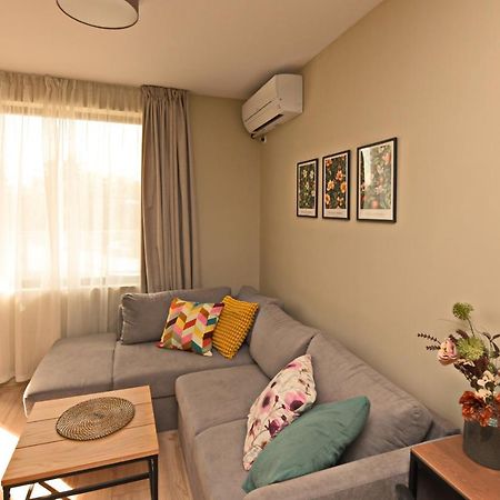 Kalina Apartment Kazanlŭk المظهر الخارجي الصورة